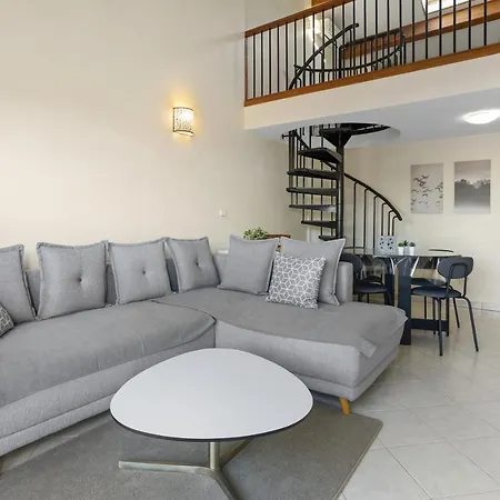 Joli 65m² Piscine Parking * Saint-Raphael (Var)
