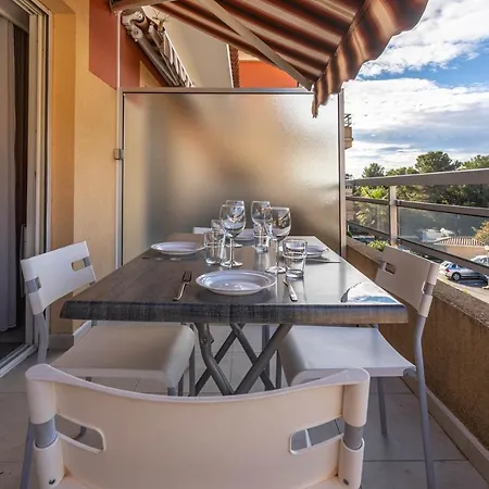 Joli 65m² Piscine Parking Apartment Saint-Raphael (Var)