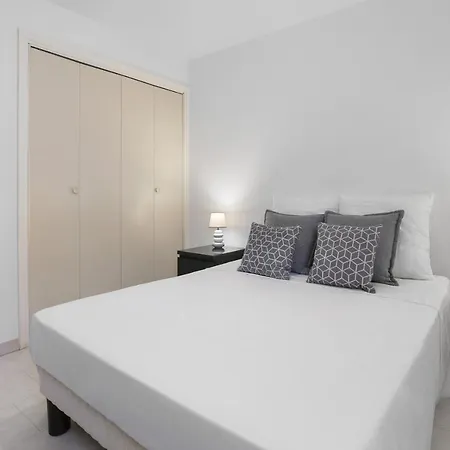 Joli 65m² Piscine Parking Apartment *