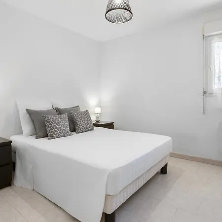 Joli 65m² Piscine Parking Apartment *