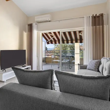 Joli 65m² Piscine Parking Apartman *